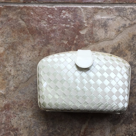 Vintage Cream Clutch - Picture 1 of 3